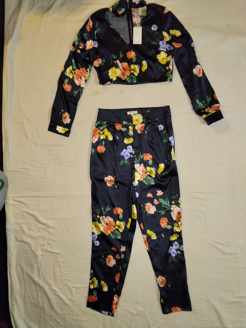 Women’s Floral Straight-Leg Trousers in Black Multi